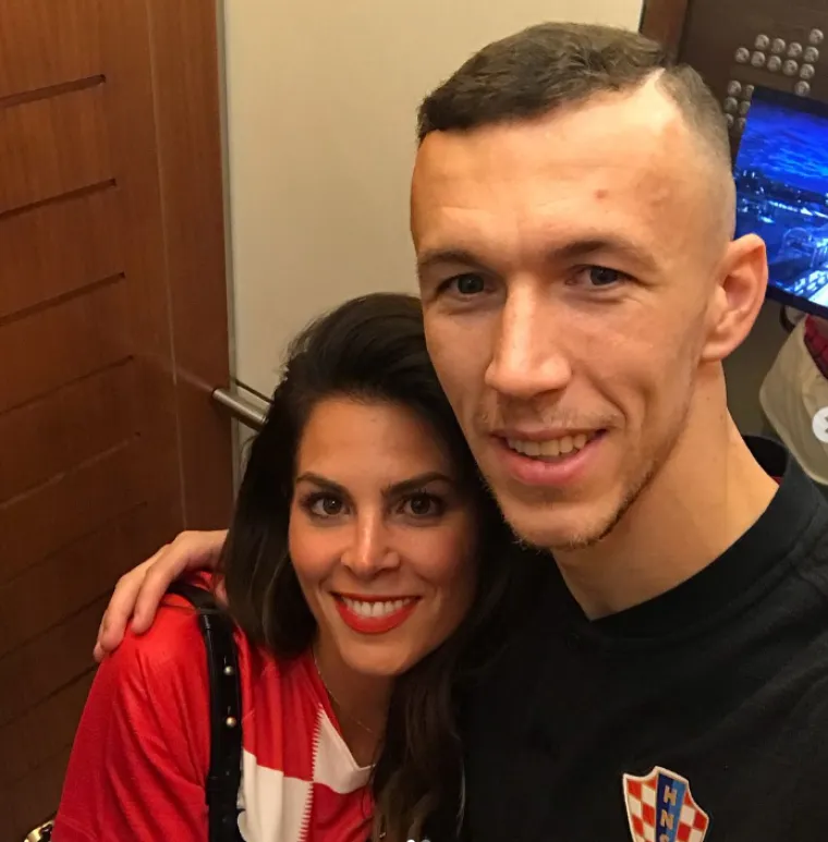 Ivan Perišić u braku je s 32-godišnjom Josipom, a sudbonosno &quot;da&quot; su izrekli 2020. godine u srpnju, u tajnosti u crkvi svetog Mihovila na Šolti.