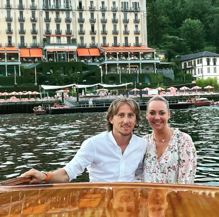 Vanja i Luka upoznali su se u jednom kafiću na Ravnicama 2007. godine. Vjenčali su se u Zagrebu 2010. godine kod matičara, a vjenčani im je kum bio Vedran Ćorluka.