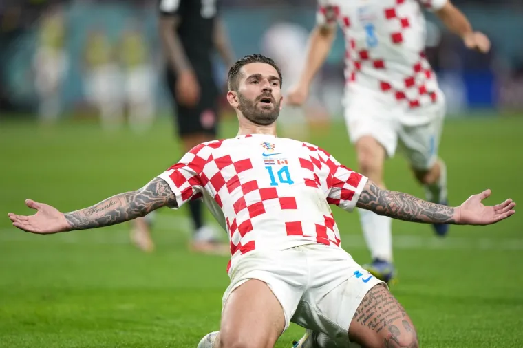 Jeste li primijetili tetovažu Marka Livaje? Na nozi ima posebnu poruku: Pokazao ju je protiv Kanađana