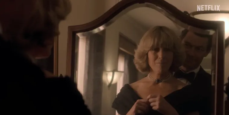 Tragični događaj prikazan je u drugoj sezoni &apos;Krune&apos; i prikazuje pokojnog vojvodu od Edinburgha kako poziva svoju sestru da se ukrca na let osuđen na propast, a to je lady Glenconner nazvala &quot;potpuno neistinitim&quot;. &quot;Mislim da je tako nešto reći o ljudima užasno i da boli&quot;, dodala je.