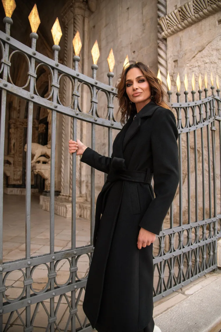 Prekrasnu Fani Čapaliju nismo dugo vidjeli, a onda se cijeli Trogir okretao za njom tijekom photosessiona