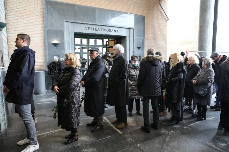 Posljednji ispraćaj glumca Mladena Vasaryja: Rade Šerbedžija jedva susprezao suze tijekom emotivnog govora