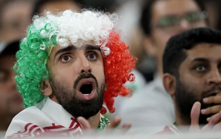 Rat na travnjaku, mir i ljubav na tribinama: Donosimo navijačke kadrove s dvoboja SAD-a i Irana