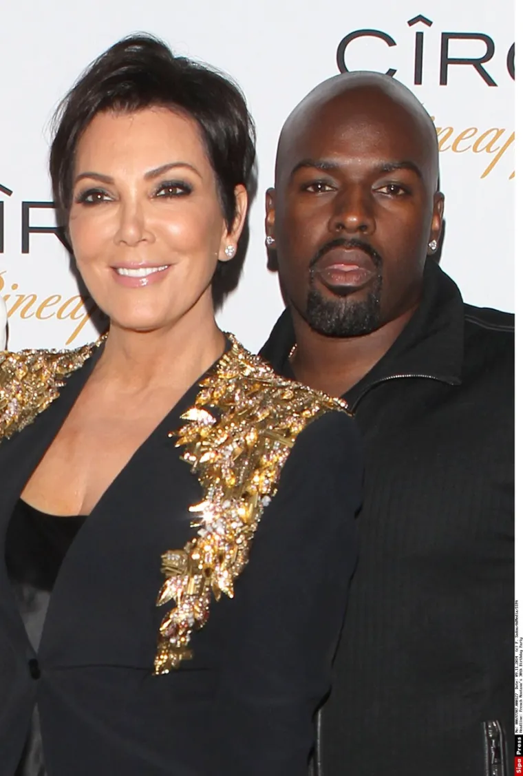 "Mi kao ljudi jako osuđujemo i ako ono &scaron;to na&scaron; susjed radi nije u skladu s na&scaron;im očekivanjima, počinjemo upirati prstom u to. Žene koje se spetljaju s mlađim mu&scaron;karcima ne odgovaraju normi kada je u pitanju na&scaron; narativ braka i stoga trpe najvi&scaron;e osude", kaže Lordan.