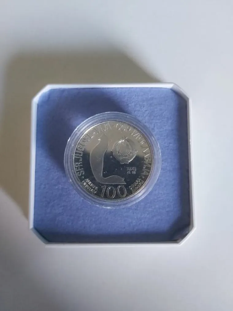 26,54 &euro; / 200 kn - Kovanica dinara s likom Tita. Kovanica je napravljena 1978. godine. 