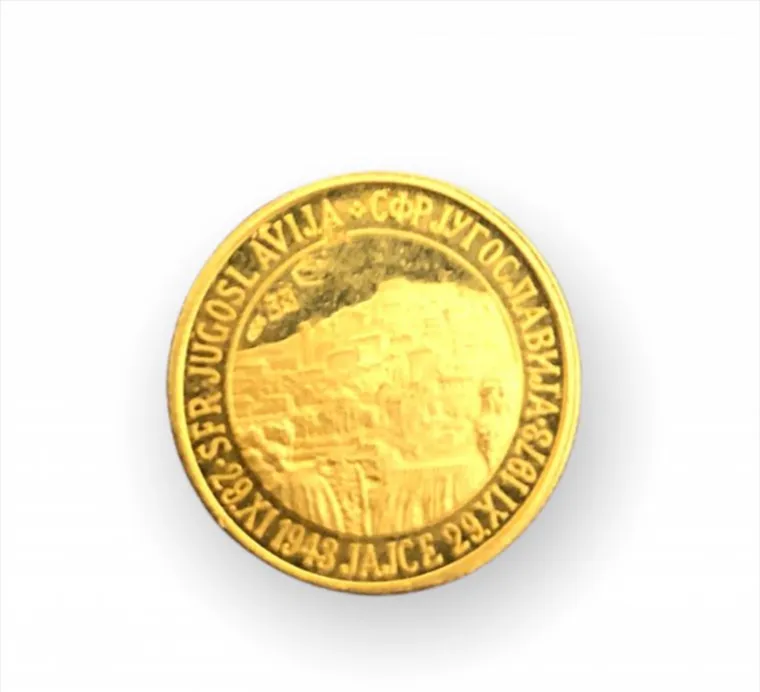 203,07 &euro; / 1530 kn - Zlatnik - s jedne strane Tito s druge Jajce.