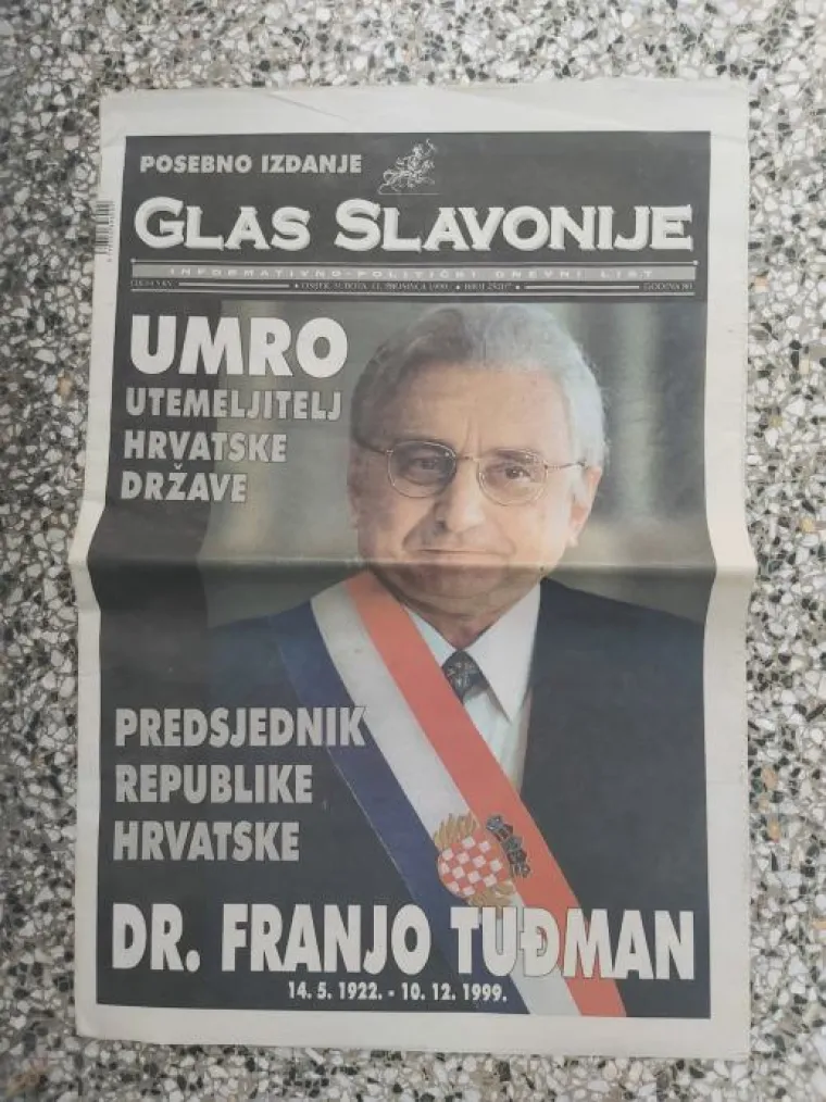 3,32 &euro; / 25 - Primjerak novina Glas Slavonije s vije&scaron;ću da je preminuo Franjo Tuđman. 