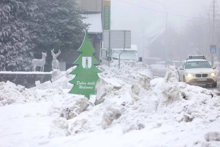 Pogledajte ovu snježnu rapsodiju u Gorskom kotaru, počeo je padati snijeg!