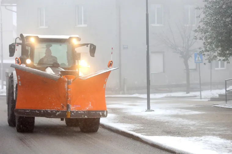 Pogledajte ovu snježnu rapsodiju u Gorskom kotaru, počeo je padati snijeg!