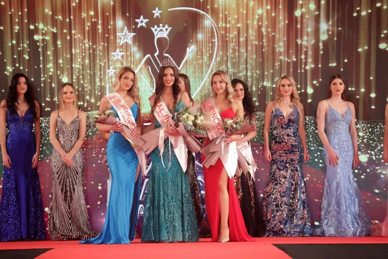 Okrunjena je nova Kraljica Hrvatske: Žiriju zaista nije bilo lako odabrati najljepšu među ovim zanosnim djevojkama