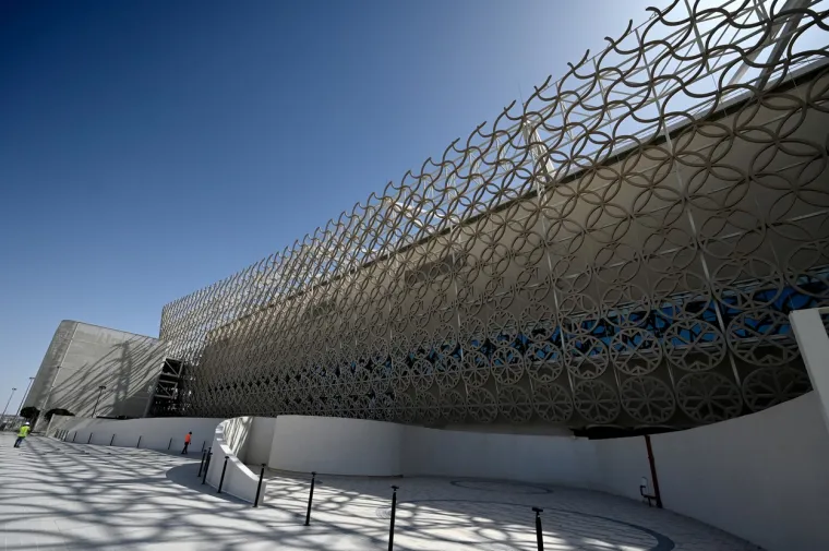 Vatreni odlučujuću utakmicu igraju na stadionu na rubu pustinje čija je izgradnja koštala vrtoglavih 360 milijuna dolara