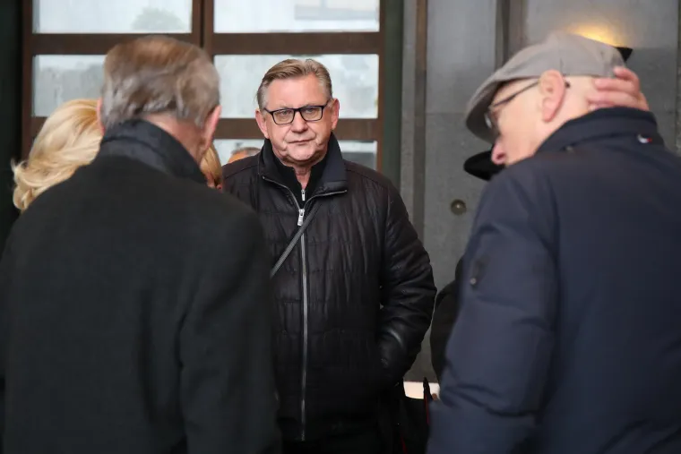 Posljednji ispraćaj Sa&scaron;e Zalepugina: Brojne poznate osobe i obitelj oprostili se od voditelja