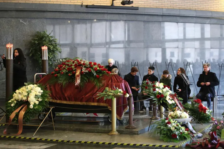 Posljednji ispraćaj Sa&scaron;e Zalepugina: Brojne poznate osobe i obitelj oprostili se od voditelja