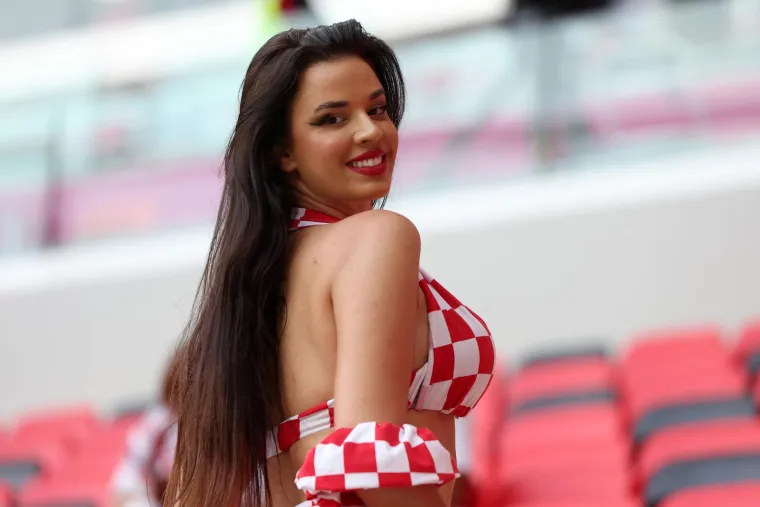 Brojimo sitno do ključne utakmice Vatrenih na SP-u: Pažnju privukao osmijeh vatrene navijačice