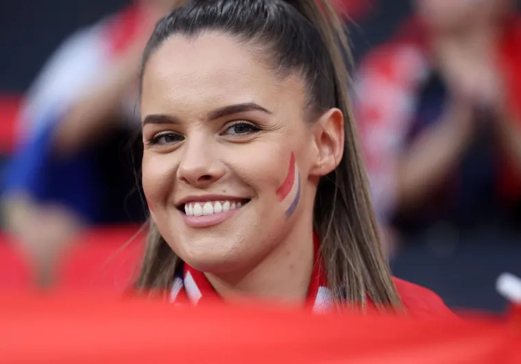 Brojimo sitno do ključne utakmice Vatrenih na SP-u: Pažnju privukao osmijeh vatrene navijačice