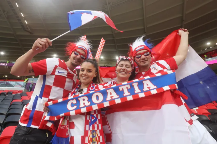 Brojimo sitno do ključne utakmice Vatrenih na SP-u: Pažnju privukao osmijeh vatrene navijačice