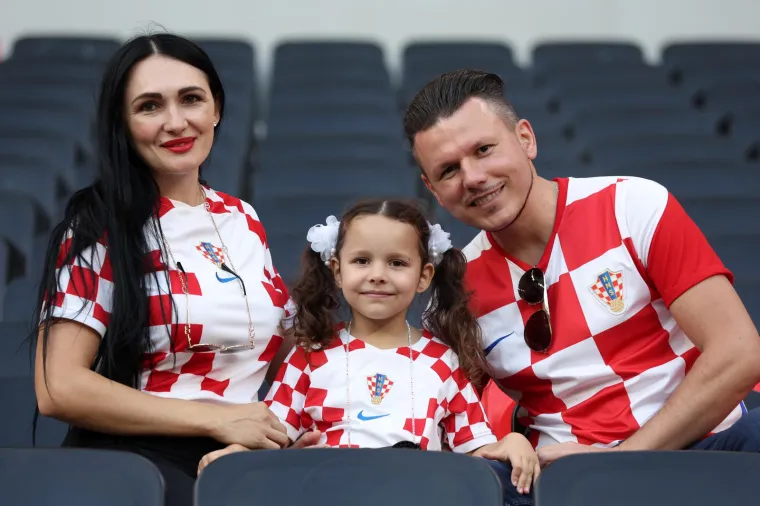 Brojimo sitno do ključne utakmice Vatrenih na SP-u: Pažnju privukao osmijeh vatrene navijačice