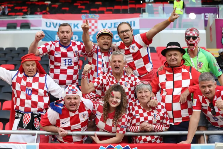 Brojimo sitno do ključne utakmice Vatrenih na SP-u: Pažnju privukao osmijeh vatrene navijačice