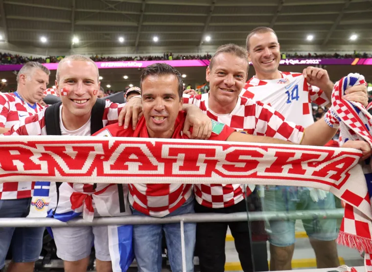 Brojimo sitno do ključne utakmice Vatrenih na SP-u: Pažnju privukao osmijeh vatrene navijačice