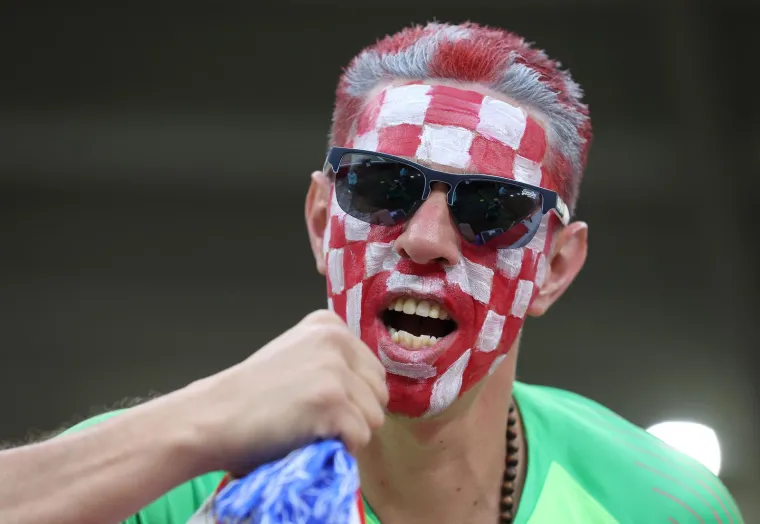 Vatreno je na stadionu: Hrvatski navijači su na tribinama, pogledajte prizore uoči ključne utakmice na&scaron;ih nogometa&scaron;a na Mundijalu
