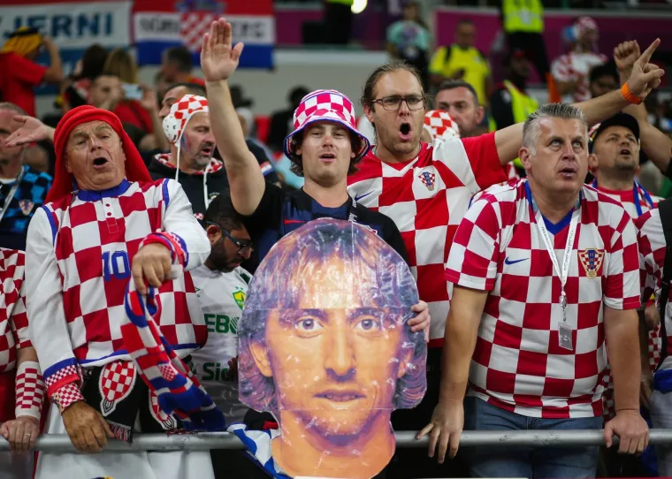 Modrić se pojavio na tribinama u Kataru. Evo &scaron;to na&scaron;a legenda radi među navijačima