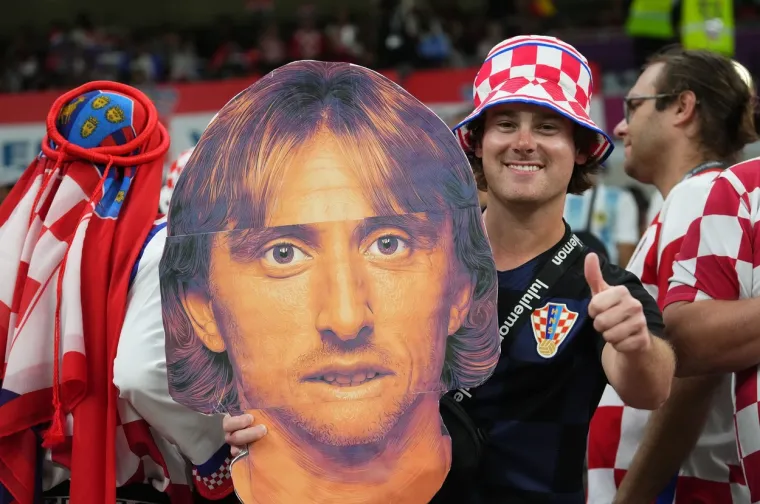 Modrić se pojavio na tribinama u Kataru. Evo &scaron;to na&scaron;a legenda radi među navijačima