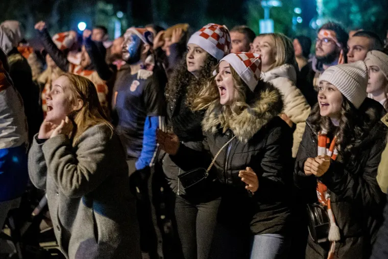 Gori sve na sjeveru i jugu: Evo kako se navijalo za Vatrene diljem Lijepe na&scaron;e