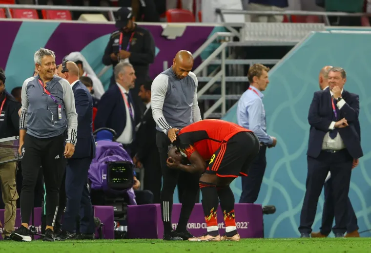 Lukaku se slomio i utjehu potražio u zagrljaju legende: Srećom pa on nije bio na terenu