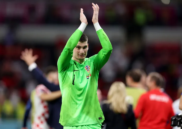 Ovako slave Vatreni: Pogledajte kako su Modrić i dru&scaron;tvo na terenu proslavili prolazak skupine