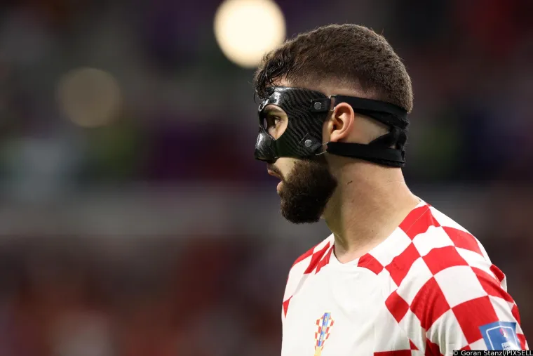 Hrvatska radiotelevizija je uoči Svjetskog prvenstva u nogometu prikazala dokumentarnu seriju &quot;Knjaz kod Vatrenih&quot;, a u petoj epizodi, koja je emitirana 7. studenoga, Knjaz je predstavio Joška.