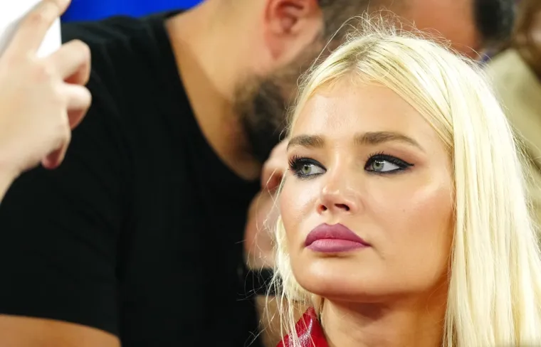 Djevojka srpske zvijezde ukrala sve poglede na tribinama: Kad se pojavila svi su gledali samo u nju