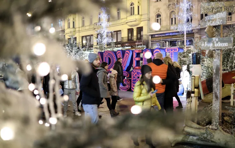 VELIKA FOTOGALERIJA Pogledajte prekrasne prizore adventske čarolije u Zagrebu!