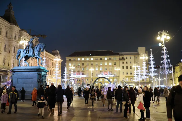 VELIKA FOTOGALERIJA Pogledajte prekrasne prizore adventske čarolije u Zagrebu!