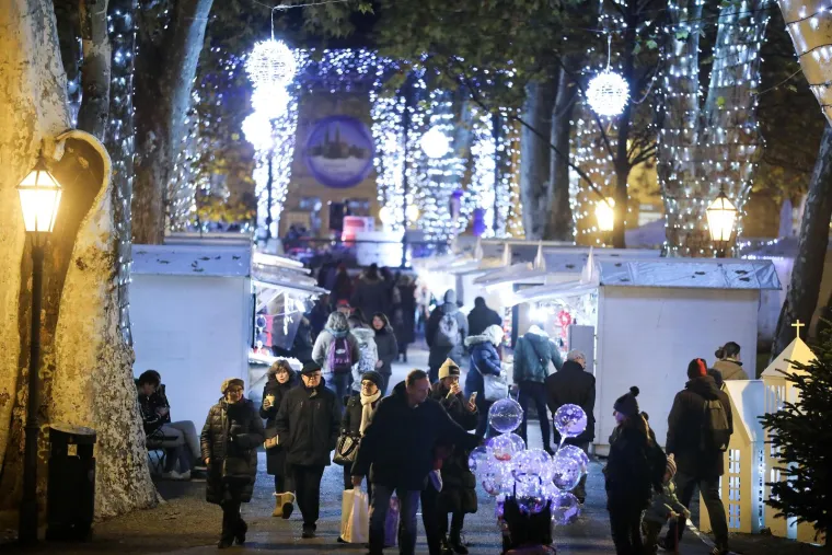 VELIKA FOTOGALERIJA Pogledajte prekrasne prizore adventske čarolije u Zagrebu!