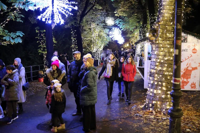 VELIKA FOTOGALERIJA Pogledajte prekrasne prizore adventske čarolije u Zagrebu!