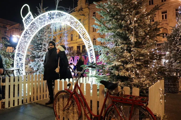 VELIKA FOTOGALERIJA Pogledajte prekrasne prizore adventske čarolije u Zagrebu!