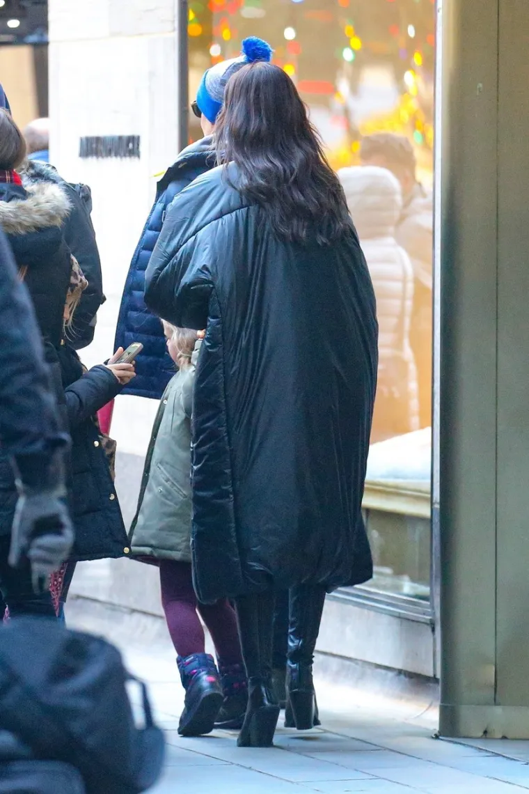 Irina Shayk i Bradley Cooper su skupa? Uhvaćeni zajedno s kćeri, a prošli tjedan su razmjenjivali nježne poglede...