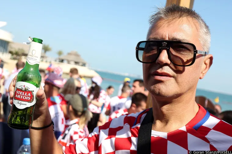 Hrvatska reprezentacija podijelila piva navijačima, nisu im smetale zabrane u Kataru