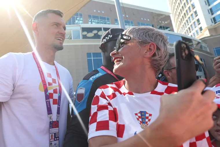 Hrvatska reprezentacija podijelila piva navijačima, nisu im smetale zabrane u Kataru