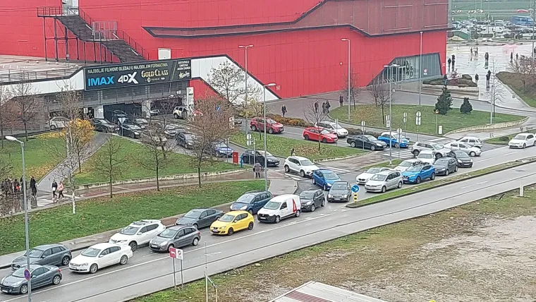 Pogledajte kako je izgledalo opsadno stanje diljem zemlje zbog prijetnje bombama