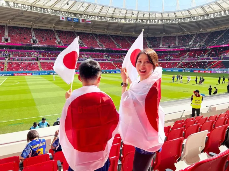 Ni bolja polovica ovoga nogometaša ne libi se na Instagramu podijeliti poneku fotografiju na kojima ona i sin podržavaju ovog japanskog vratara.