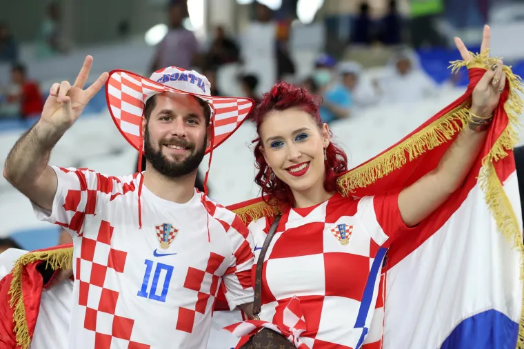 Navijači su spremni: Pogledajte atmosferu na stadionu uoči utakmice Hrvatske i Japana