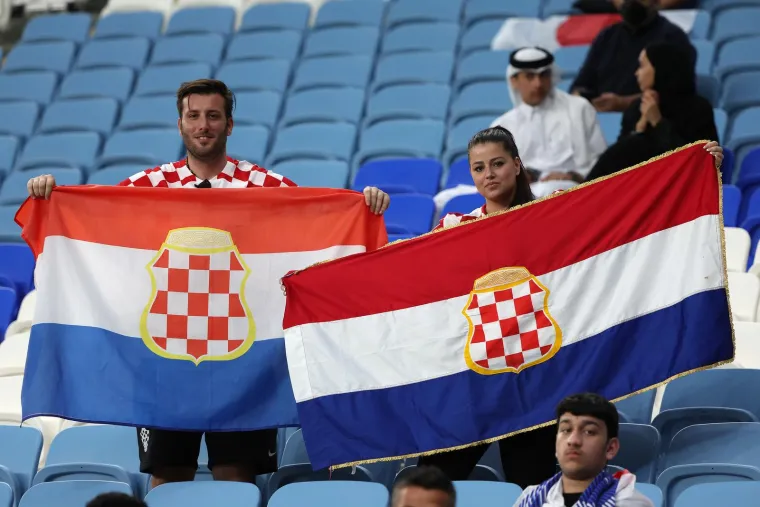 Navijači su spremni: Pogledajte atmosferu na stadionu uoči utakmice Hrvatske i Japana