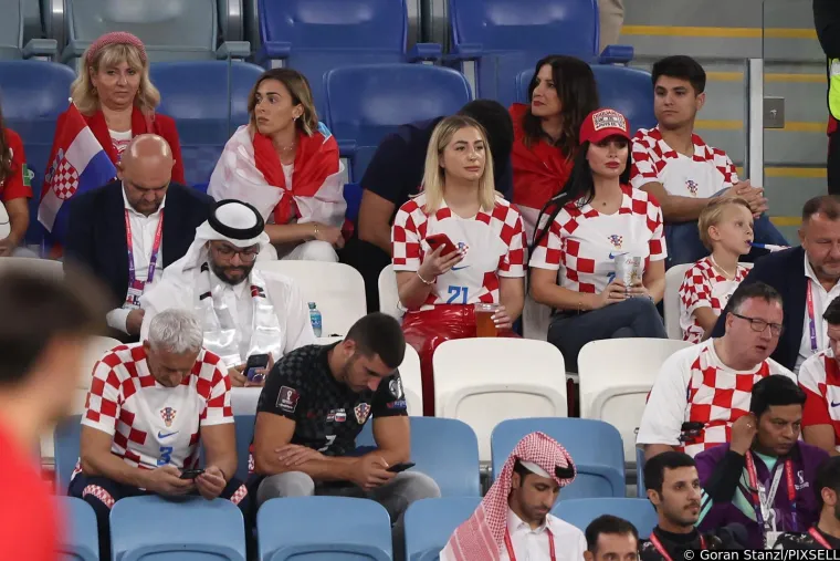 Andrej Plenković se ukazao u svečanoj loži: Evo u čijem društvu prati Vatrene, tamo je i Kolindin omiljeni nosač torbe