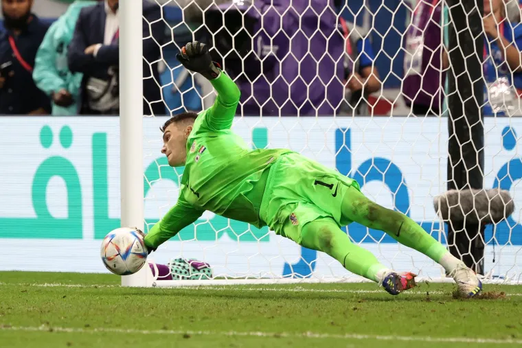 Vatreni u svom stilu do&scaron;li do četvrtfinala SP-a: Čudesni Livaković zaključao vrata i poslao Japance kući