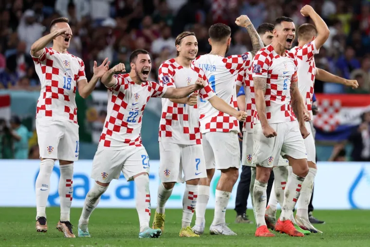 Vatreni u svom stilu do&scaron;li do četvrtfinala SP-a: Čudesni Livaković zaključao vrata i poslao Japance kući