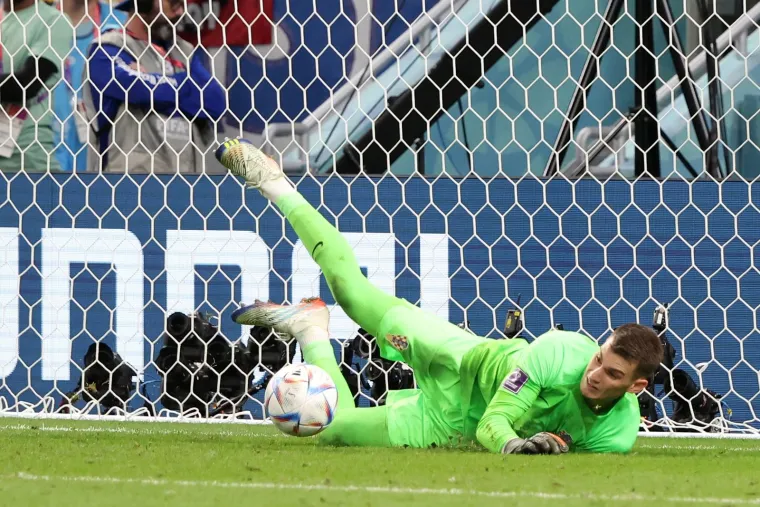 Vatreni u svom stilu do&scaron;li do četvrtfinala SP-a: Čudesni Livaković zaključao vrata i poslao Japance kući