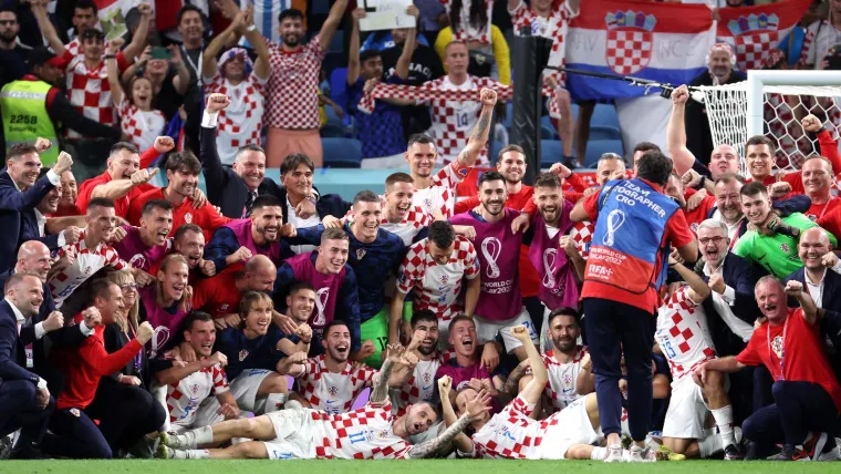 Vatreni u svom stilu do&scaron;li do četvrtfinala SP-a: Čudesni Livaković zaključao vrata i poslao Japance kući