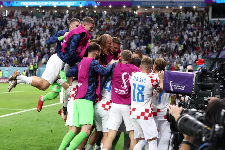 Vatreni u svom stilu do&scaron;li do četvrtfinala SP-a: Čudesni Livaković zaključao vrata i poslao Japance kući
