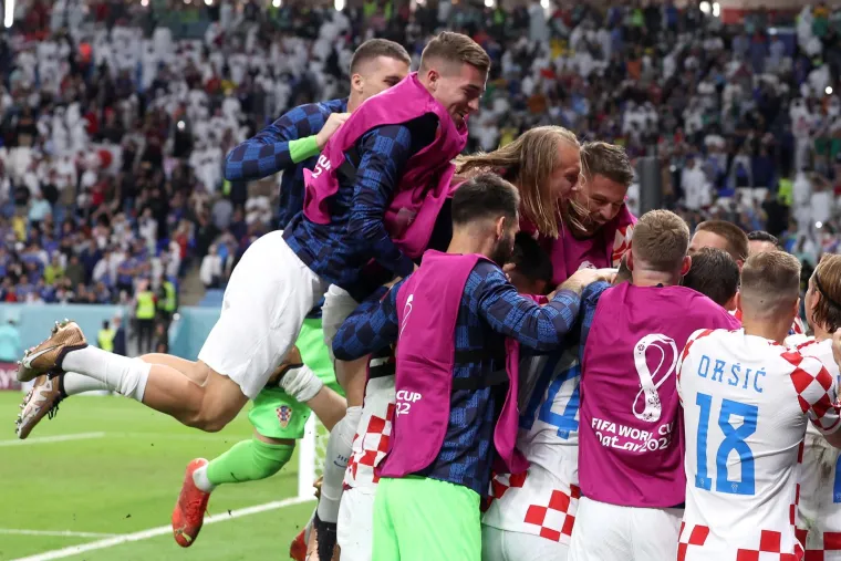 Vatreni u svom stilu do&scaron;li do četvrtfinala SP-a: Čudesni Livaković zaključao vrata i poslao Japance kući